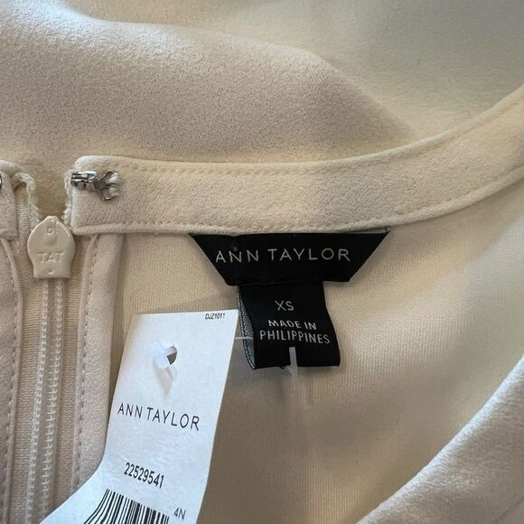 NWT! Ann Taylor off white tank top. Size xs - Picture 3 of 9